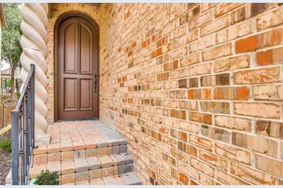 800 Rockingham Drive, Irving, TX 75063 - Photo 4