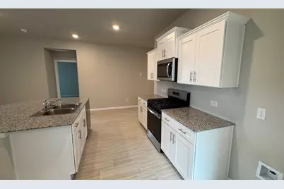 9400 Mountain Pass Drive, Fort Worth, TX 76108 - Photo 4