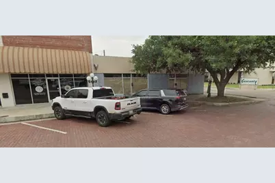 1102 Main Street, Commerce, TX 75428 - Photo 1