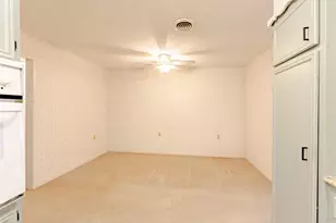 1103 Miller St, Bowie, TX 76230 - Photo 12