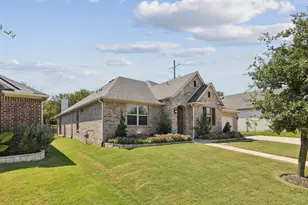 2829 Sandstone Dr, Hurst, TX 76054 - Photo 2