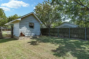 811 N Gaines St, Ennis, TX 75119 - Photo 28
