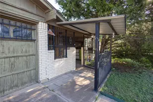 809 Lomo St, Fort Worth, TX 76110 - Photo 2