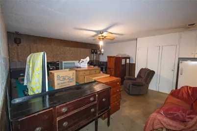 809 Lomo Street, Fort Worth, TX 76110 - Photo 16