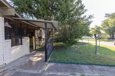 809 Lomo Street, Fort Worth, TX 76110 - Photo 2