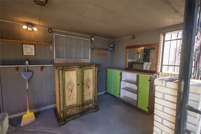 809 Lomo Street, Fort Worth, TX 76110 - Photo 32