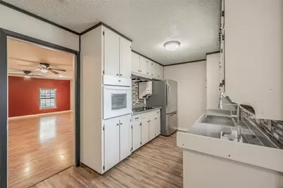 756 NW Wood Street, Burleson, TX 76028 - Photo 10