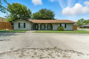 725 Red Oak Ln, Weatherford, TX 76086 - Photo 1