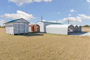 127 Pleasant View Dr, Bridgeport, TX 76426 - Photo 4