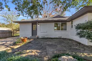 4815 Kelman St, Dallas, TX 75214 - Photo 32