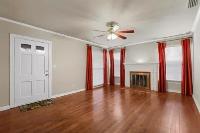 4209 Curzon Avenue, Fort Worth, TX 76107 - Photo 8