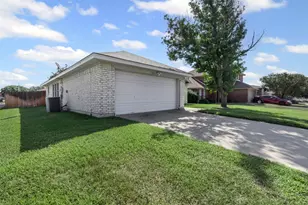 7301 Wagonwheel Rd, Fort Worth, TX 76133 - Photo 6