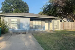 423 Vincent St, Cedar Hill, TX 75104 - Photo 2