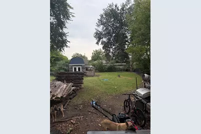 210 W Dexter Street, Sherman, TX 75092 - Photo 10