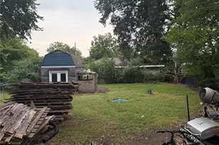 210 W Dexter St, Sherman, TX 75092 - Photo 10