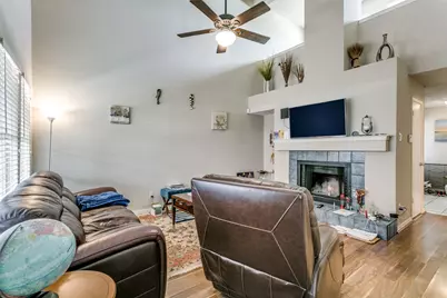 829 Creekside Drive, Lewisville, TX 75067 - Photo 10