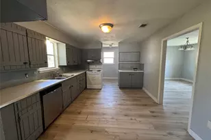 402 N Hughes St, Howe, TX 75459 - Photo 16