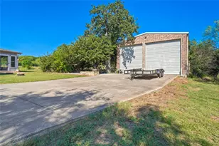 177 Lost Oak Dr, Azle, TX 76020 - Photo 36