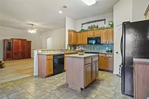 177 Lost Oak Dr, Azle, TX 76020 - Photo 10