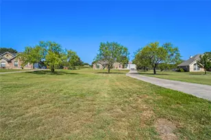 177 Lost Oak Dr, Azle, TX 76020 - Photo 40
