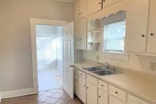 520 E Day St, Denison, TX 75021 - Photo 6