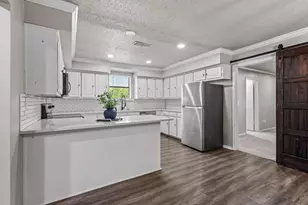 176 Blue Creek Cir, Sherman, TX 75090 - Photo 8