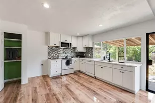 9324 County View Rd, Dallas, TX 75249 - Photo 18