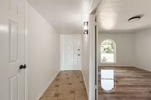 9324 County View Rd, Dallas, TX 75249 - Photo 16