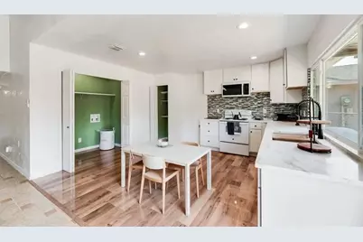 9324 County View Road, Dallas, TX 75249 - Photo 10