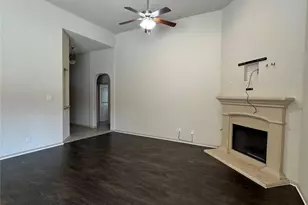 2604 Triangle Leaf Dr, Fort Worth, TX 76244 - Photo 2