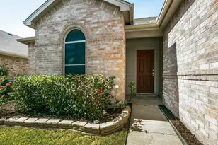 1223 Mockingbird Dr, Aubrey, TX 76227 - Photo 2