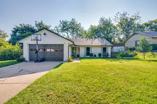 220 Joe White St, Rockwall, TX 75087 - Photo 2