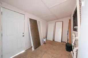 1038 E Maddox Ave, Fort Worth, TX 76104 - Photo 16