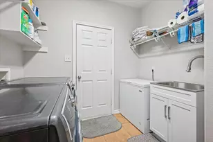 868 Valley Ridge Rd, Burleson, TX 76028 - Photo 24