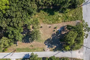 2000 Dowdy Ferry Rd, Dallas, TX 75217 - Photo 1