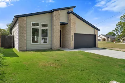 1890 Stuart, Greenville, TX 75401 - Photo 2