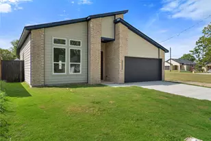 1890 Stuart, Greenville, TX 75401 - Photo 2