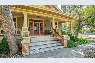 616 Thorp Spring Road, Granbury, TX 76048 - Photo 2