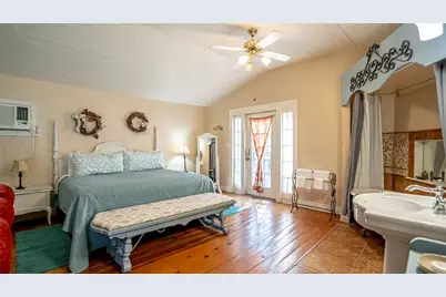 616 Thorp Spring Road, Granbury, TX 76048 - Photo 28