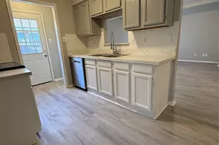 1435 N Bluegrove Rd, Dallas, TX 75134 - Photo 14