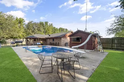 304 E Thomas Street, Leonard, TX 75452 - Photo 1