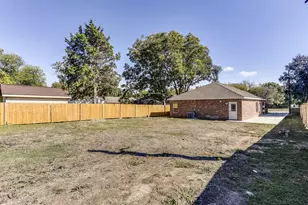 1449 Owega Ave, Dallas, TX 75216 - Photo 28