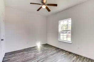 1449 Owega Ave, Dallas, TX 75216 - Photo 22