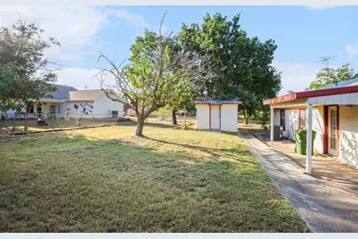 720 N Avenue A, Springtown, TX 76082 - Photo 32