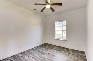 1639 Adelaide Dr, Dallas, TX 75216 - Photo 16