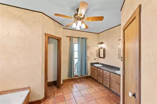 364 Hcr 2200, Aquilla, TX 76622 - Photo 16