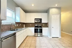 5813 Fathom Dr, Fort Worth, TX 76135 - Photo 4