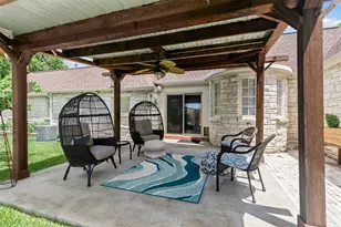 8561 Strathmore Dr, Dallas, TX 75238 - Photo 30