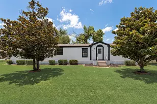 807 1st St, Bridgeport, TX 76426 - Photo 4