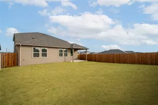 2204 Briarbrook Dr, Denton, TX 76207 - Photo 2